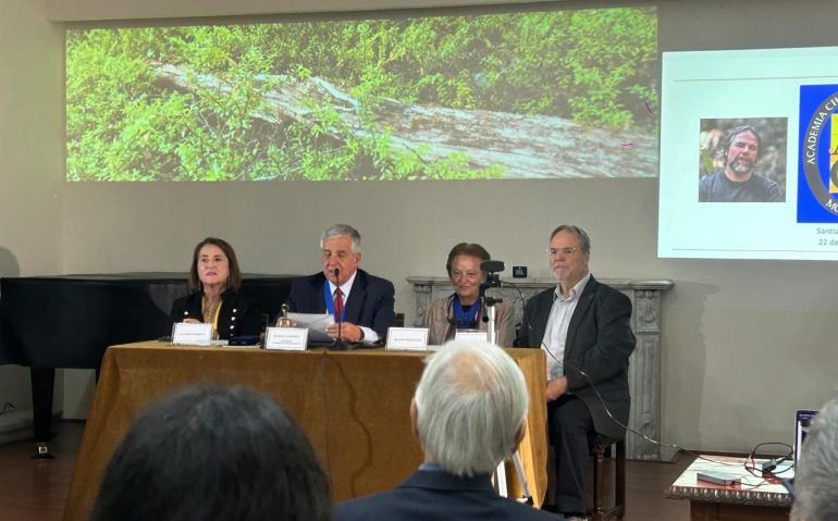 0df76370-7f19-4b01-9ace-f3bc3b07ab14