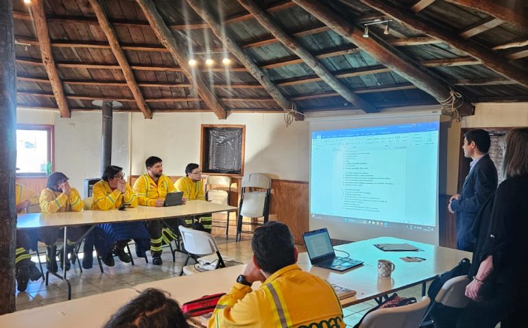 Jefes de Cuadrilla y Brigada recibieron capacitación del Centro Meteorológico Maritimo de Punta Arenas 1