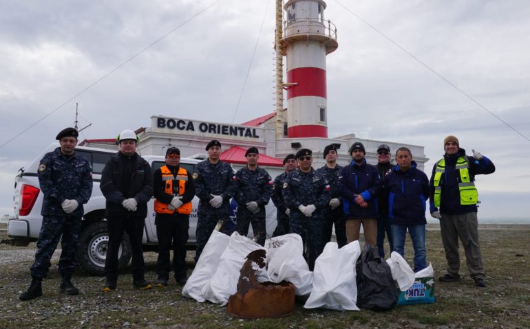 Jornada de Limpieza de playas en Capitanía de Puerto de Punta Delgada 6
