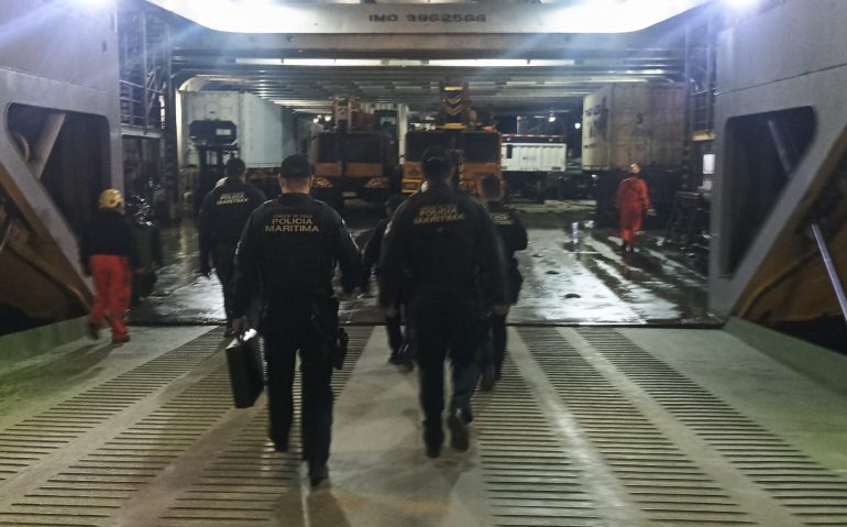 Operativo de Policía Marítima en ferry de conectividad 1