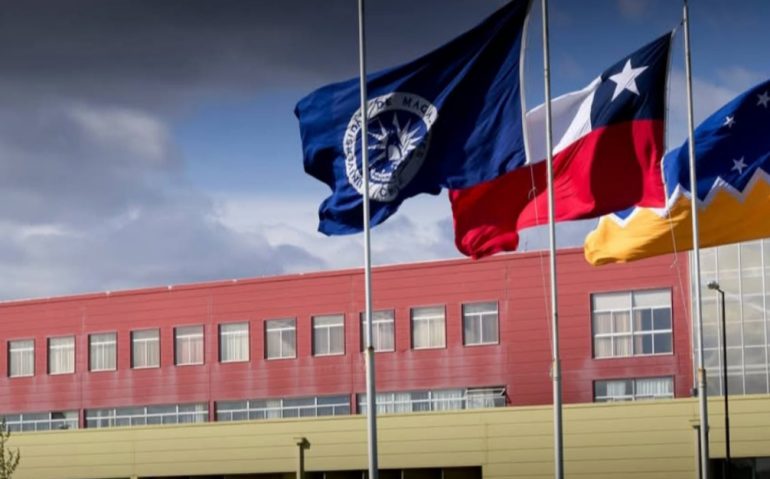 {"remix_data":[],"remix_entry_point":"challenges","source_tags":["local"],"origin":"unknown","total_draw_time":0,"total_draw_actions":0,"layers_used":0,"brushes_used":0,"photos_added":0,"total_editor_actions":{},"tools_used":{"square_fit":1},"is_sticker":false,"edited_since_last_sticker_save":true,"containsFTESticker":false}